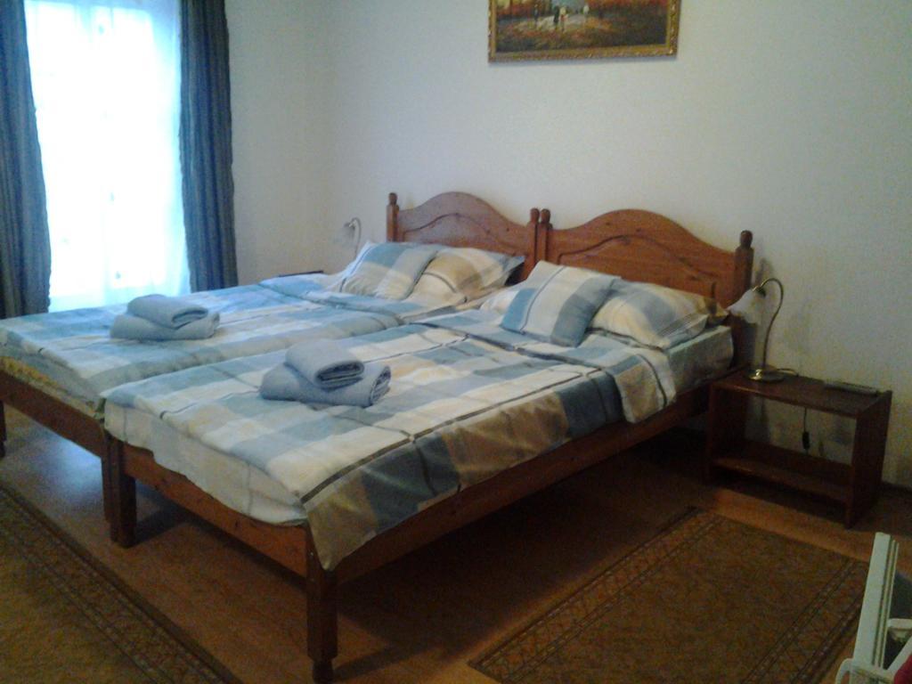 Bed and Breakfast Retro Panzio Печ Экстерьер фото