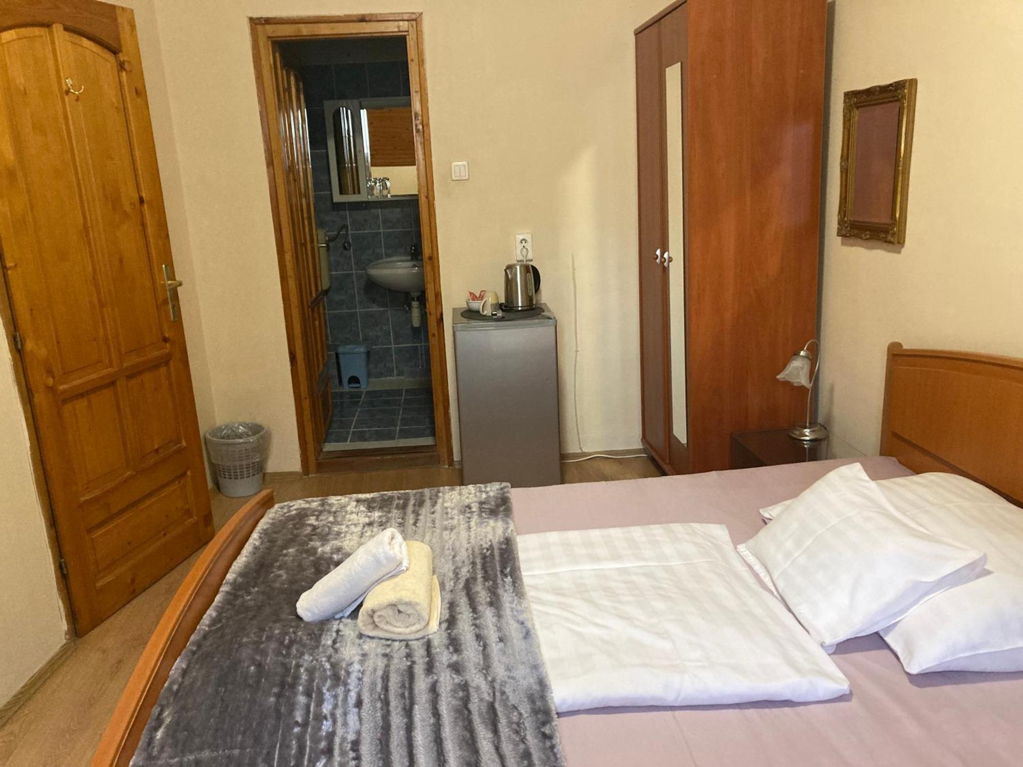 Bed and Breakfast Retro Panzio Печ Экстерьер фото